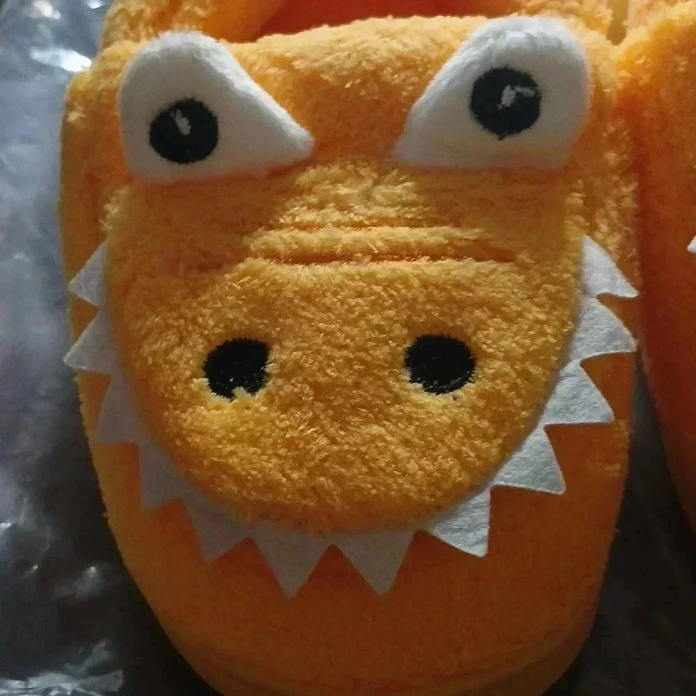 Toddler size 8 croc slippers..really comfortable..hypoallergenic.. - Picture 3 of 4